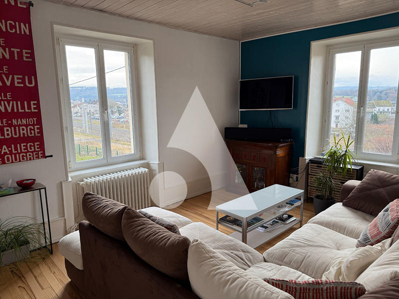 Maison - 240 m² - 10 pièces