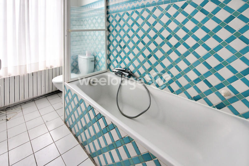 Maison - 232 m² - 12 pièces