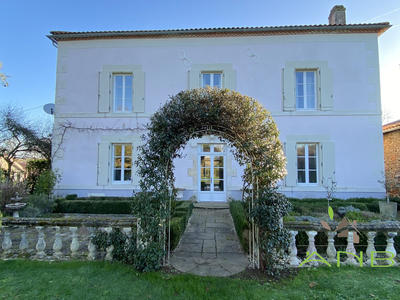 Maison ancienne - 206 m² - 7 pièces