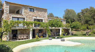 Maison - 305 m² - 7 pièces