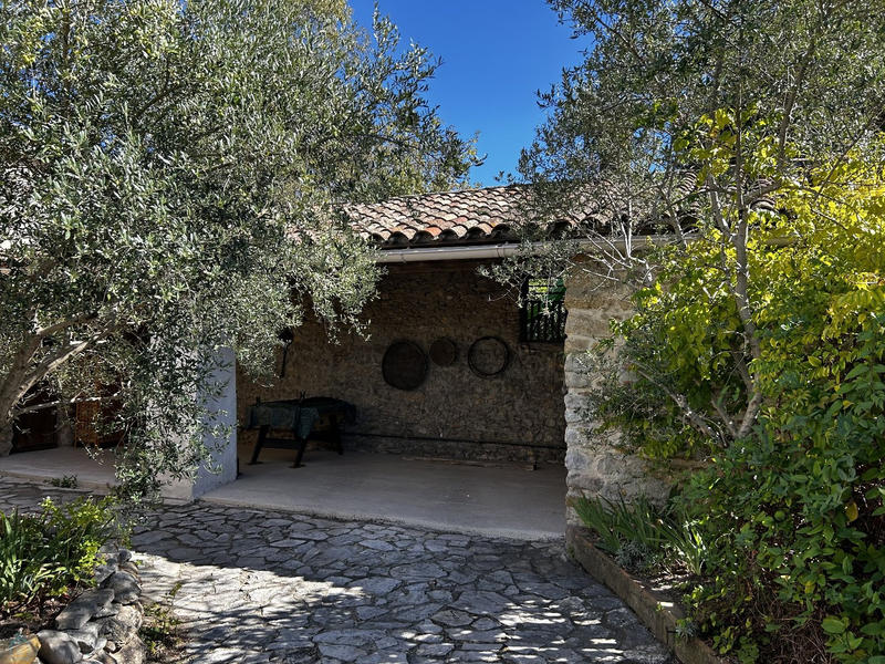 Maison - 187 m² - 9 pièces