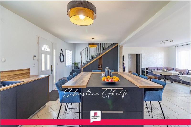 Maison - 174 m² - 8 pièces