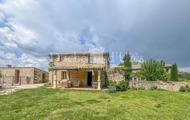 Mas - 275 m² - 7 pièces