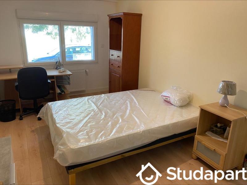 Chambre - 11 m² - 1 pièce