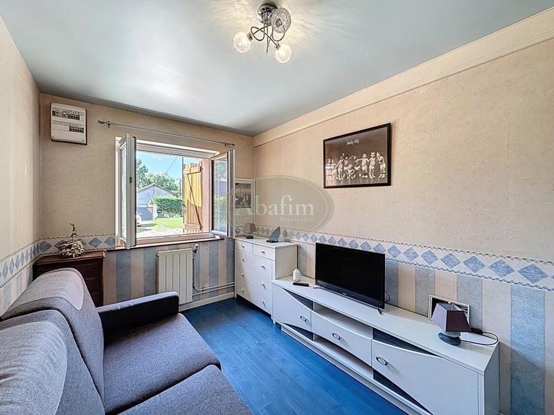 Maison - 260 m² - 9 pièces