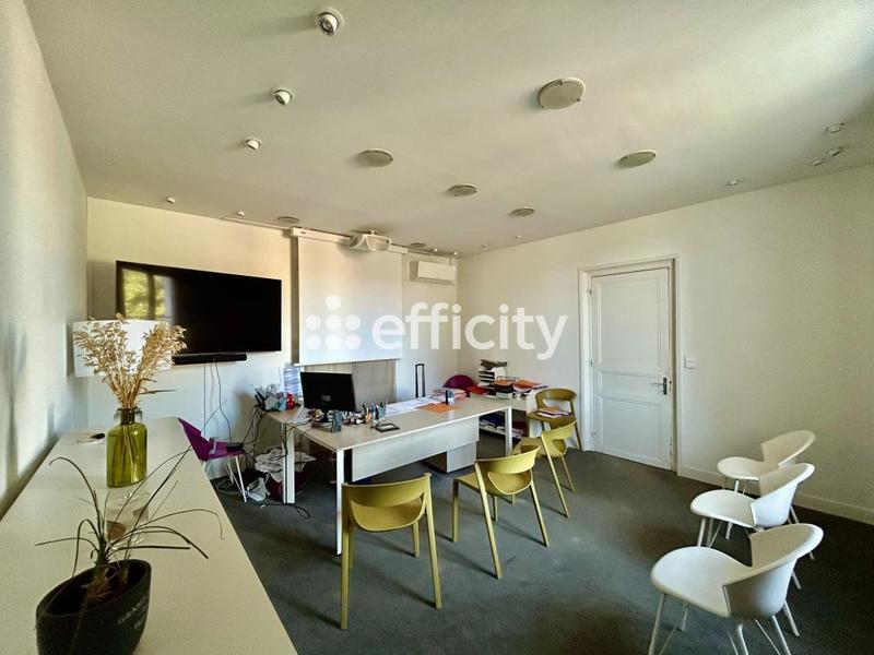 Bureau - 125 m² - 8 pièces