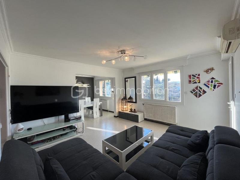 Appartement - 99 m² - 5 pièces