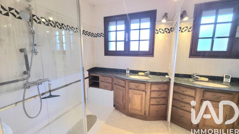 Maison - 196 m² - 7 pièces