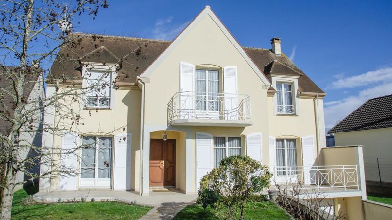 Maison - 196 m² - 8 pièces