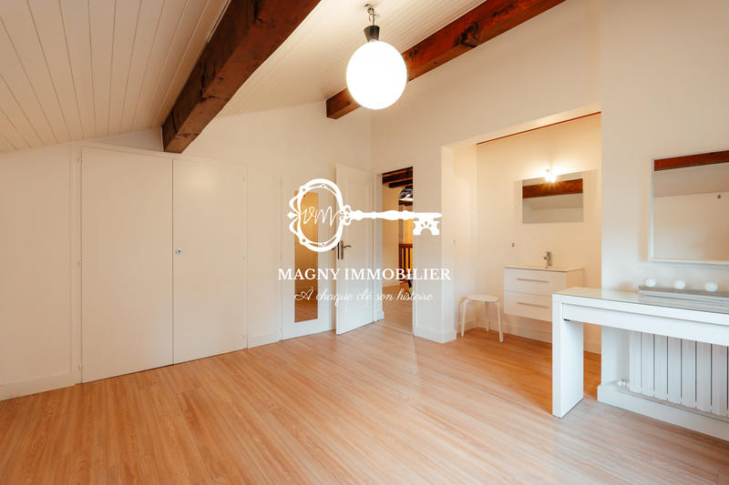 Maison - 220 m² - 7 pièces