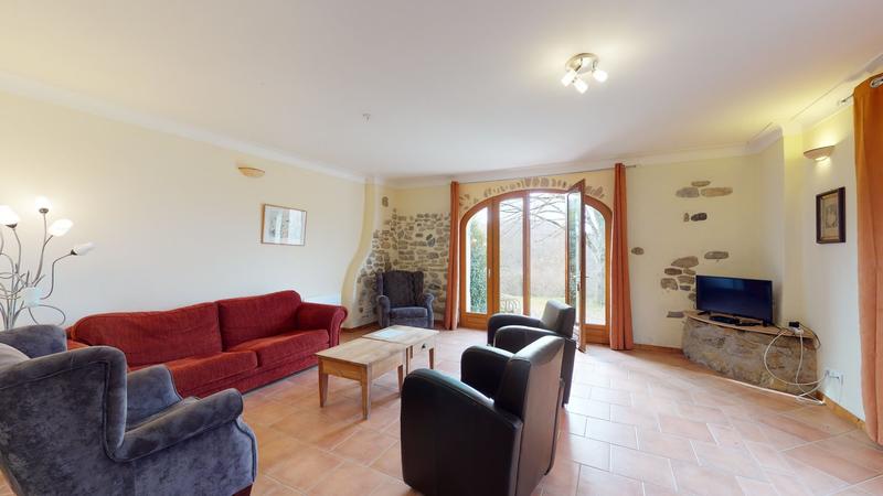 Maison - 750 m² - 19 pièces