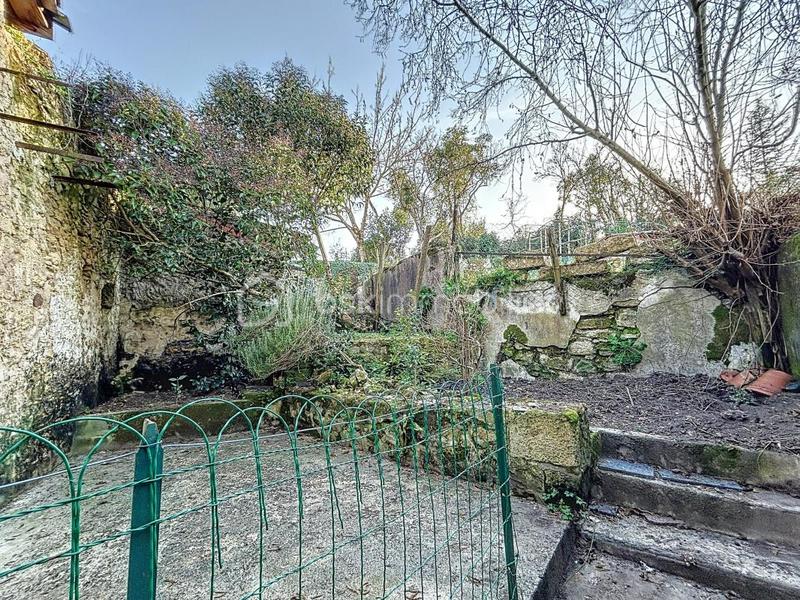 Maison - 215 m² - 8 pièces