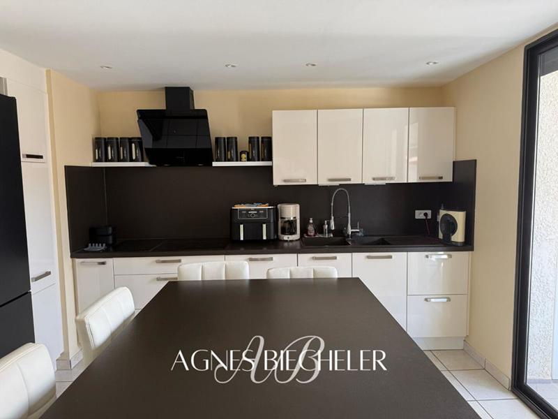 Maison - 159 m² - 6 pièces