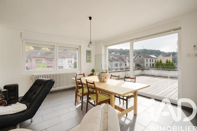 Maison - 241 m² - 8 pièces