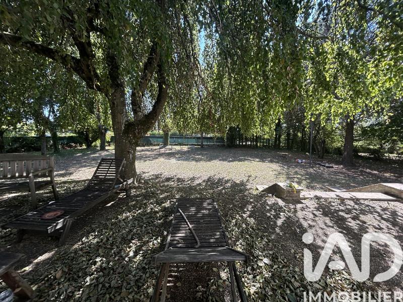 Maison - 201 m² - 7 pièces