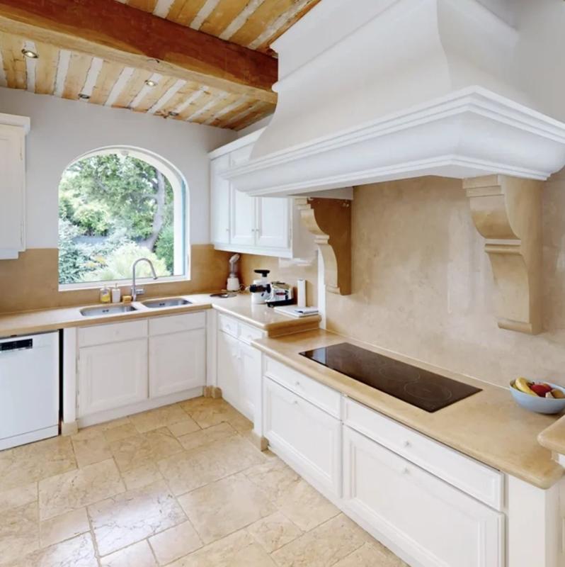 Maison - 200 m² - 7 pièces