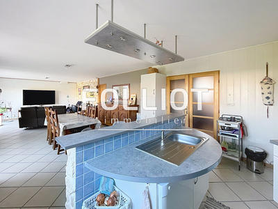 Maison - 187 m² - 7 pièces