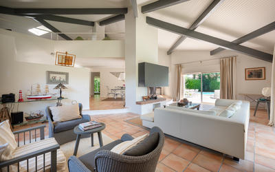 Maison - 230 m² - 5 pièces