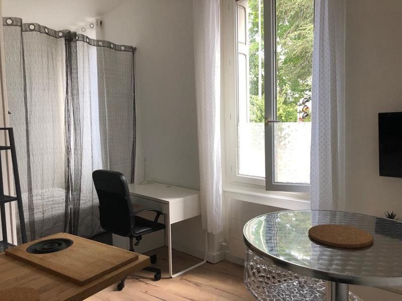 Studio - 137 m² - 7 pièces