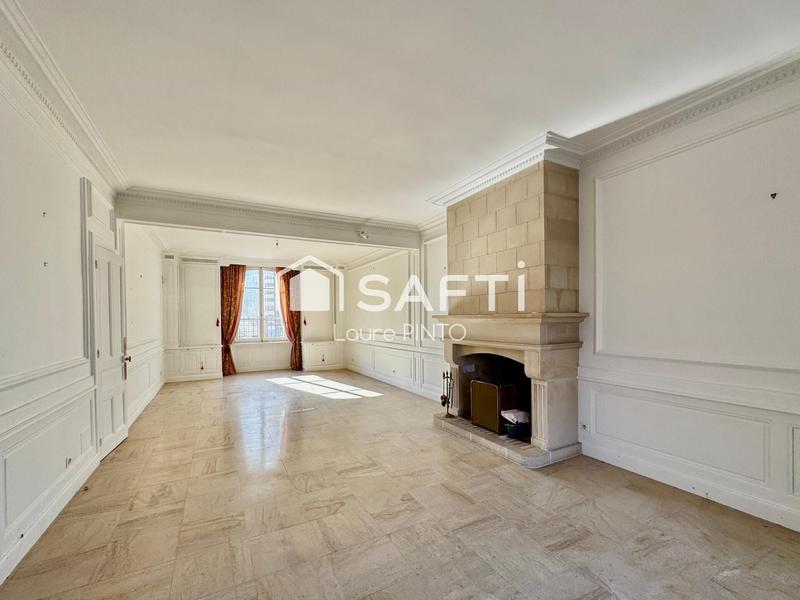 Maison - 219 m² - 7 pièces