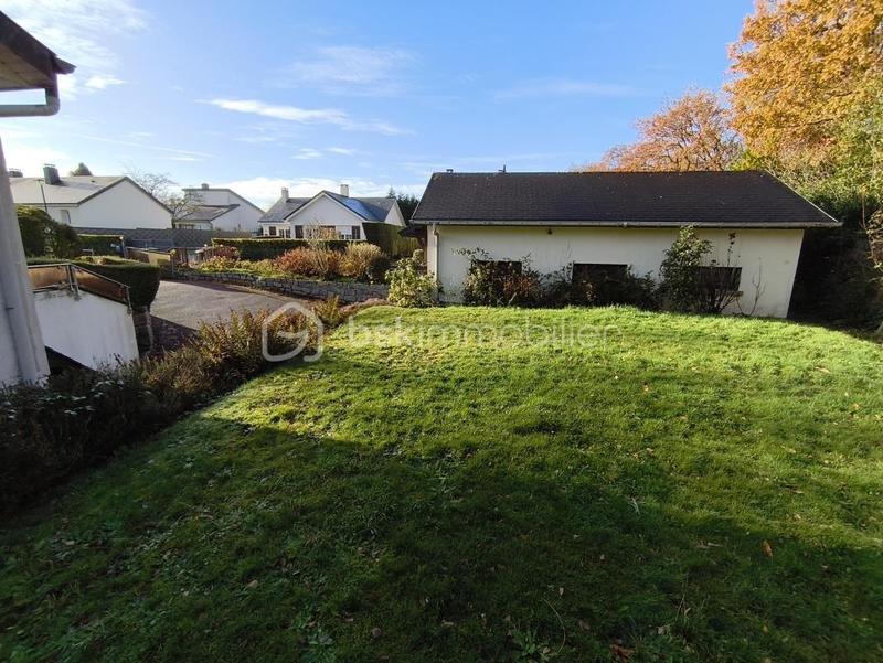 Pavillon - 140 m² - 6 pièces