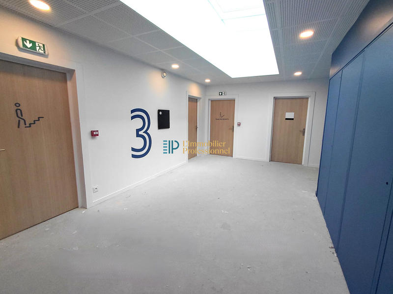 Bureau - 107 m² - 5 pièces