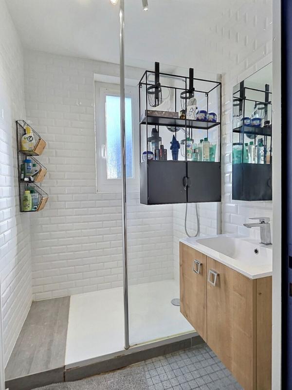 Maison - 99 m² - 5 pièces