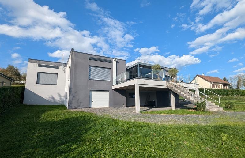 Maison - 200 m² - 7 pièces