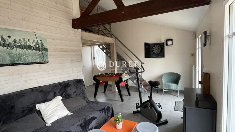 Maison traditionnelle - 221 m² - 7 pièces