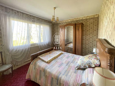 Maison traditionnelle - 73 m² - 4 pièces