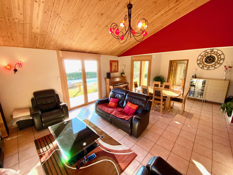 Maison - 133 m² - 9 pièces