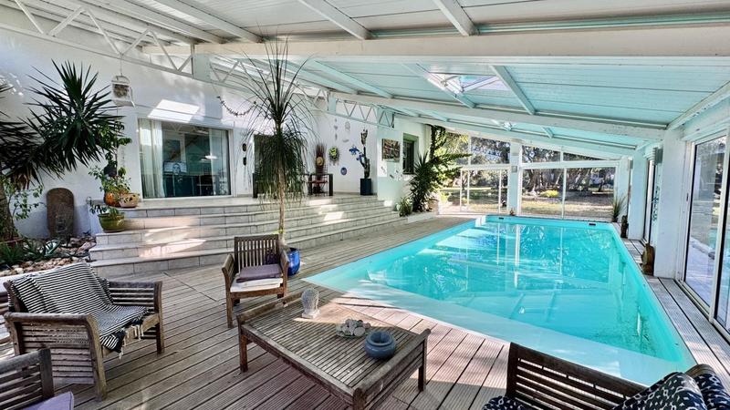 Maison - 217 m² - 7 pièces