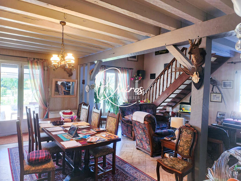 Maison - 300 m² - 10 pièces