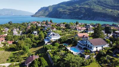 Maison - 452 m² - 12 pièces