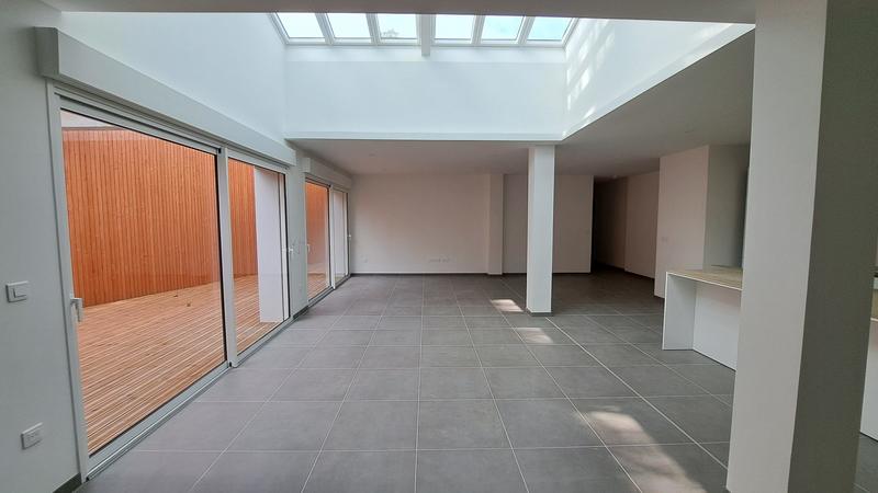 Loft - 175 m² - 6 pièces