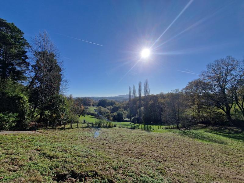 Maison - 547 m² - 9 pièces