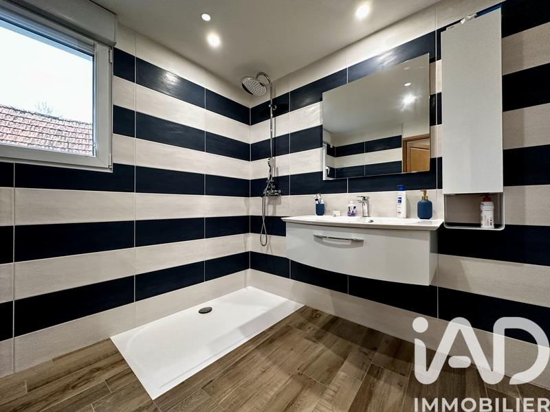 Maison - 200 m² - 8 pièces