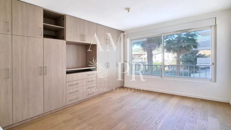 Appartement - 136 m² - 5 pièces
