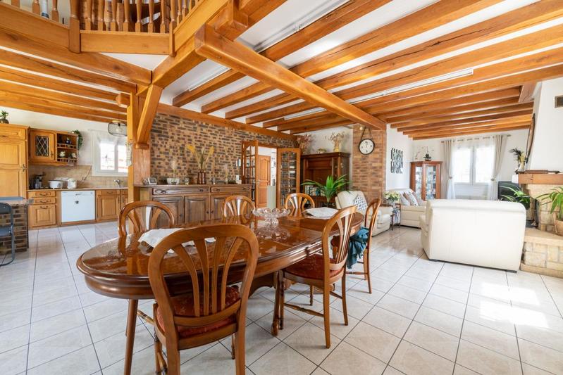 Maison - 208 m² - 6 pièces