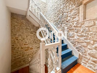 Maison - 202 m² - 5 pièces