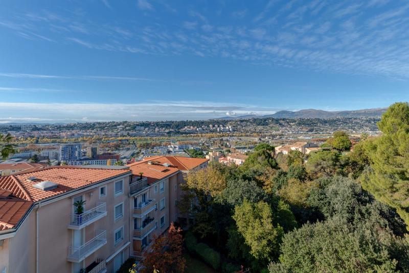 Appartement - 104 m² - 4 pièces