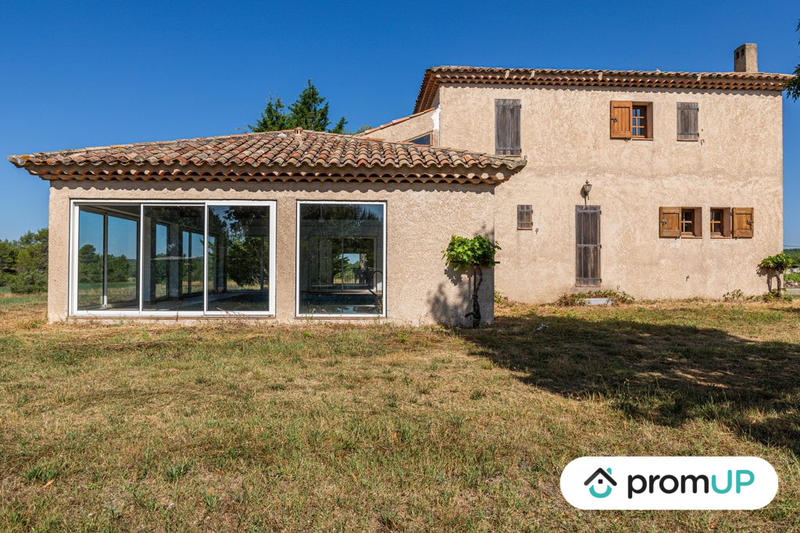 Villa - 220 m² - 8 pièces