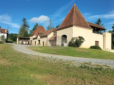 Maison - 181 m² - 8 pièces