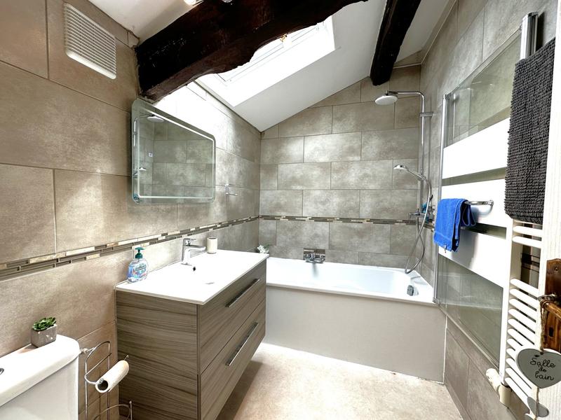 Maison traditionnelle - 195 m² - 6 pièces