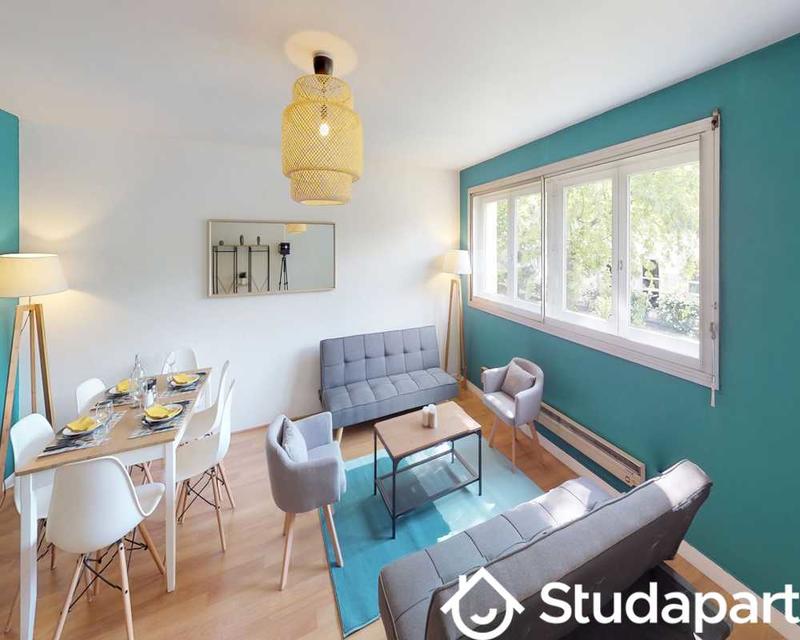 Chambre - 100 m² - 1 pièce