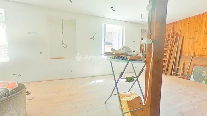 Maison - 268 m² - 7 pièces