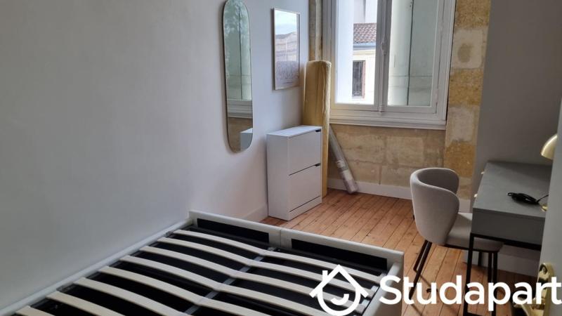 Chambre - 11 m² - 1 pièce