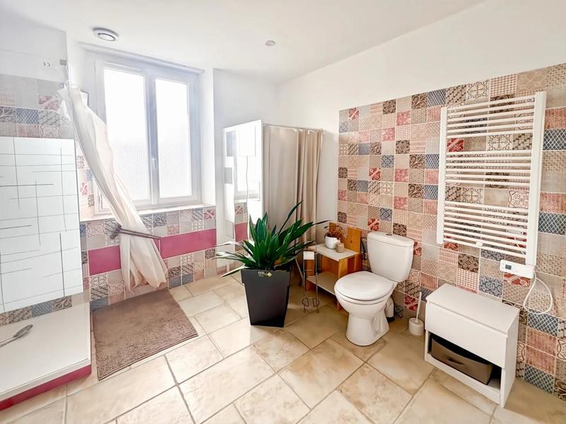 Maison - 235 m² - 10 pièces