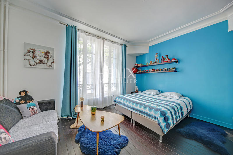 Maison - 250 m² - 8 pièces