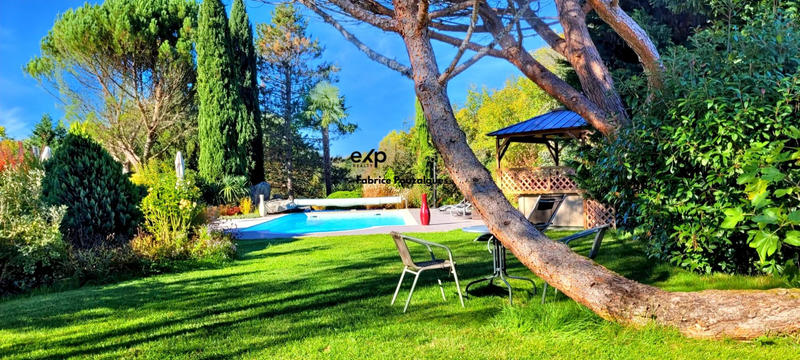 Maison - 315 m² - 8 pièces